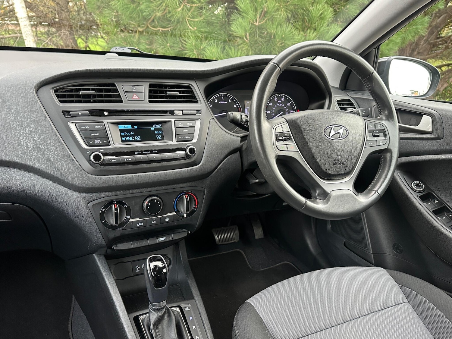 Used Hyundai i20 2018 for sale - 76691170: Photo 9