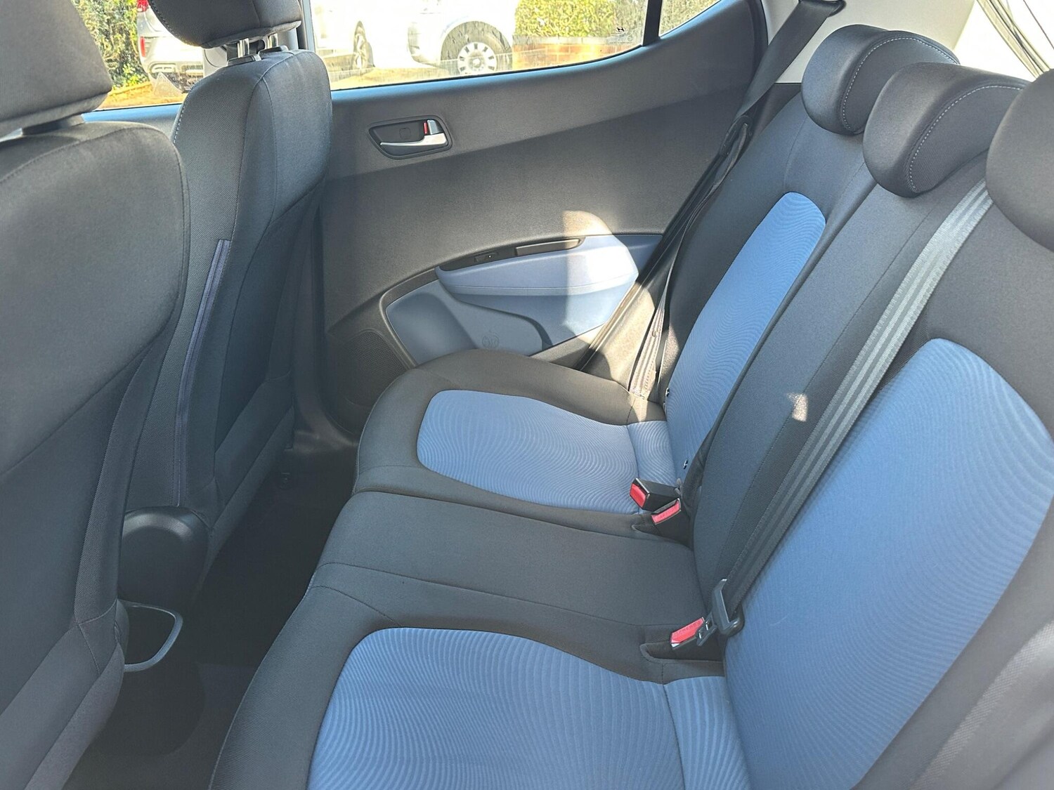 Used Hyundai i10 for sale - 77351574: Photo 11