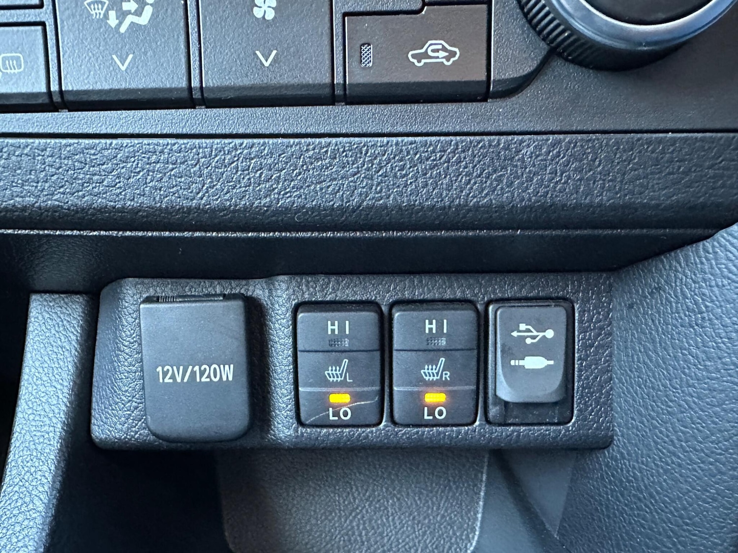 Used Toyota Auris 2014 for sale - 77202939: Photo 19