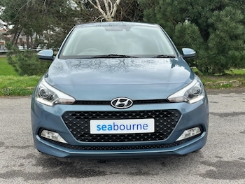 Used Hyundai i20 2017 for sale - 77704611: Photo
