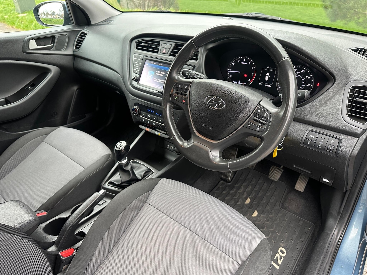 Used Hyundai i20 2017 for sale - 77704611: Photo 8