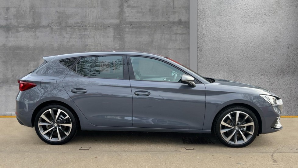 Used SEAT Leon 2025 for sale - 76479878: Photo 4