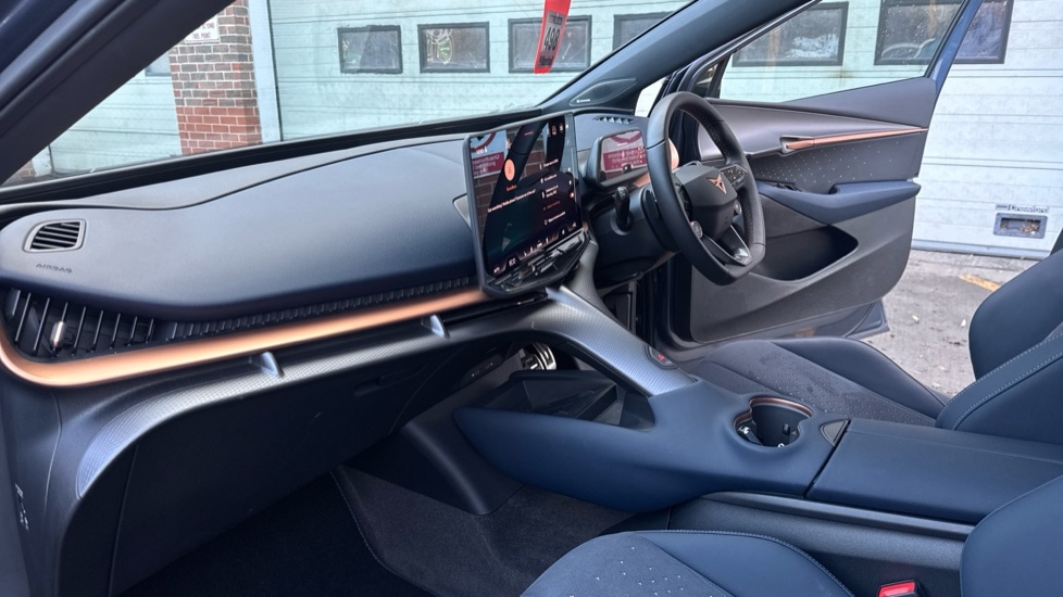 Used Cupra Tavascan 2025 for sale - 76826700: Photo 2