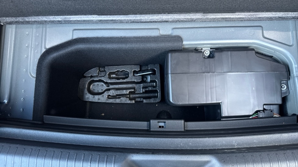 Used Cupra Tavascan 2025 for sale - 76826700: Photo 43