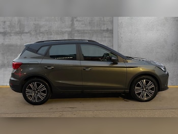 Used SEAT Arona 2023 for sale - 76977824: Photo