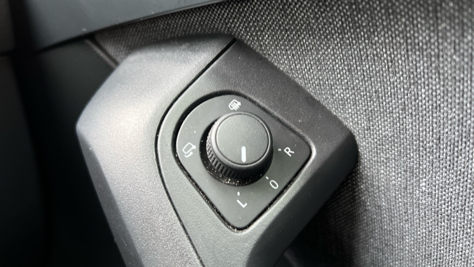 Used SEAT Ateca 2024 for sale - 76609532: Photo 38