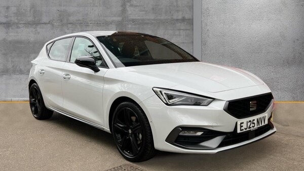 Used SEAT Leon 2025 for sale - 75472040: Photo 1