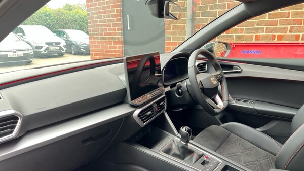 Used SEAT Leon 2025 for sale - 75472040: Photo 2