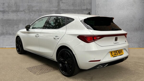 Used SEAT Leon 2025 for sale - 75472040: Photo 3