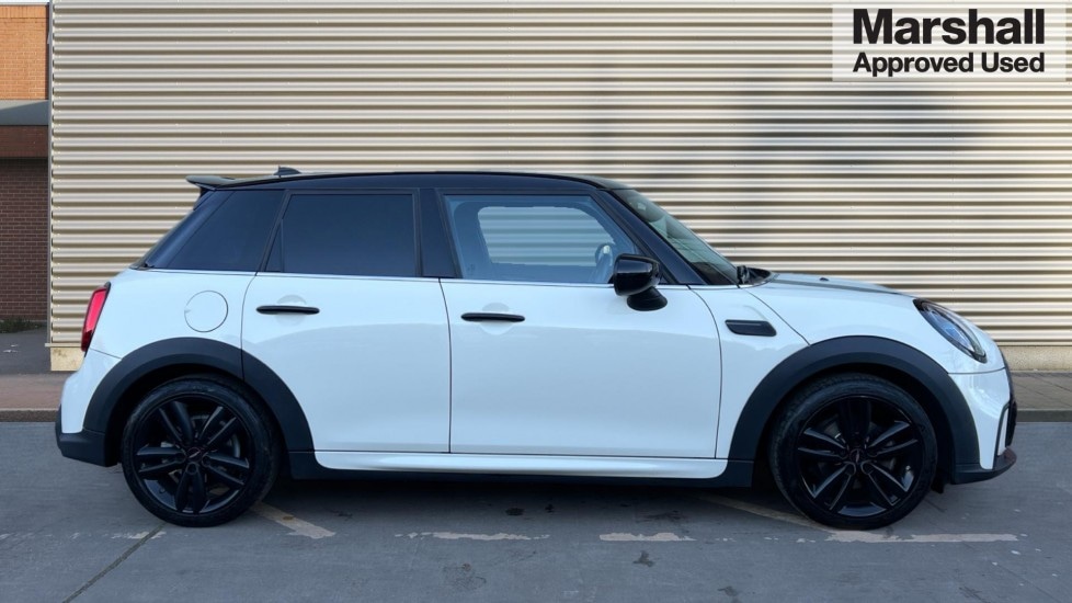 Used MINI Hatch 2022 for sale - 76615111: Photo 2