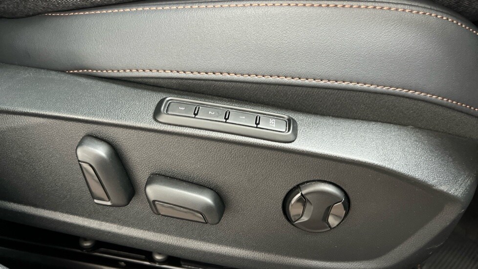 Used Cupra Leon 2025 for sale - 76597889: Photo 46