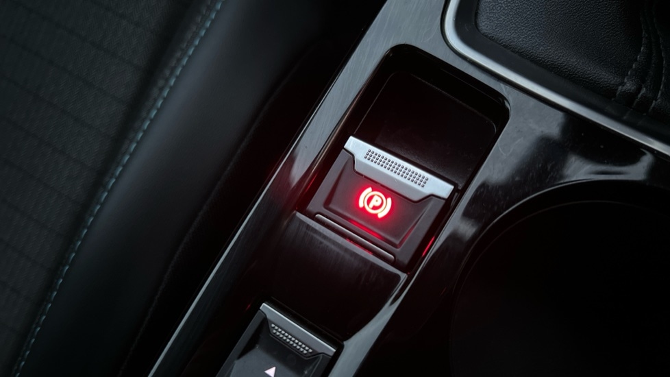 Used Peugeot 2008 2021 for sale - 76881696: Photo 32