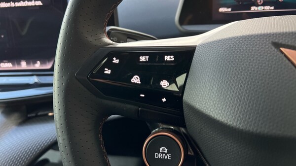 Used Cupra Tavascan 2025 for sale - 76217257: Photo 31