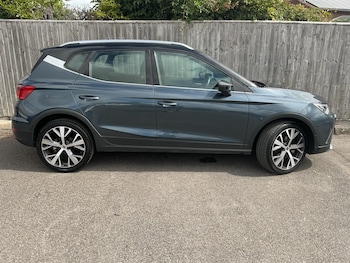 Used SEAT Arona 2024 for sale - 79387700: Photo