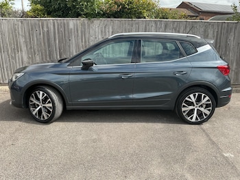 Used SEAT Arona 2024 for sale - 79387700: Photo