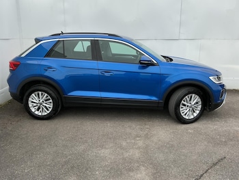 Used Volkswagen T-Roc 2022 for sale - 77939875: Photo