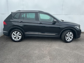Used Volkswagen Tiguan 2023 for sale - 77940401: Photo
