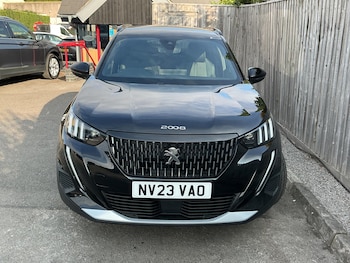 Used Peugeot 2008 2023 for sale - 79464632: Photo