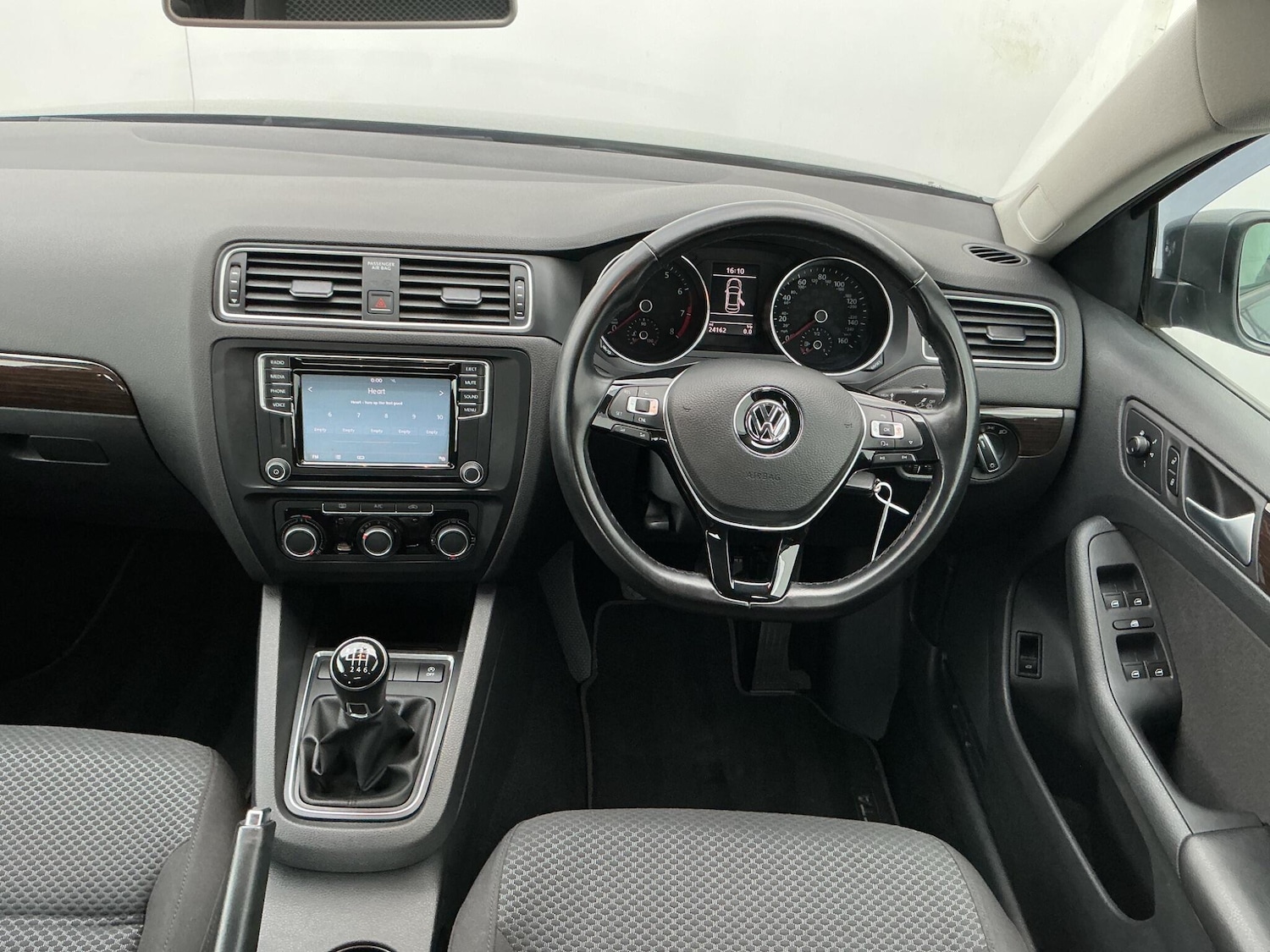 Used Volkswagen Jetta 2016 for sale - 76270357: Photo 10