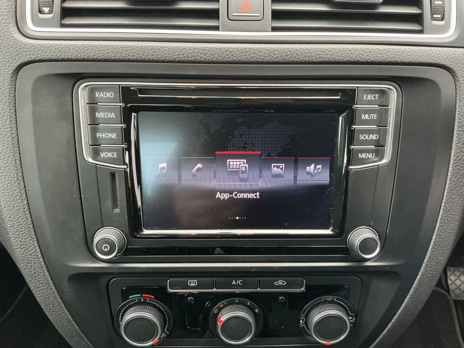 Used Volkswagen Jetta 2016 for sale - 76270357: Photo 13