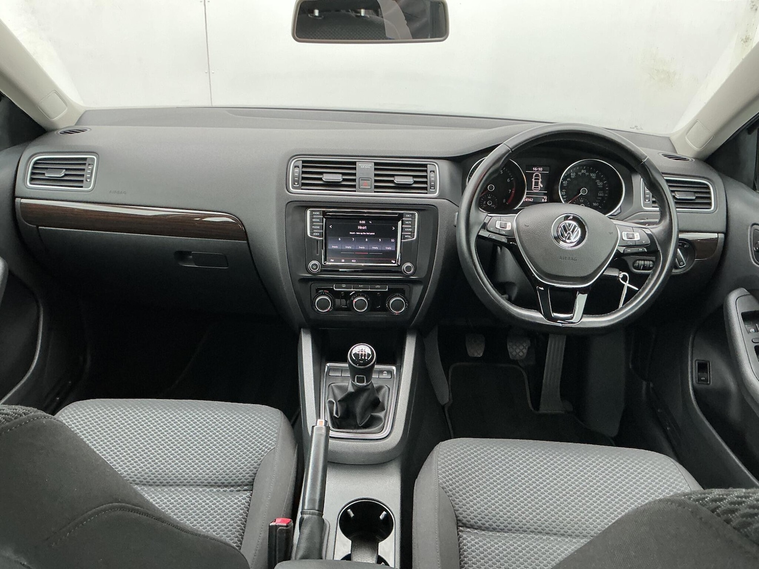 Used Volkswagen Jetta 2016 for sale - 76270357: Photo 5