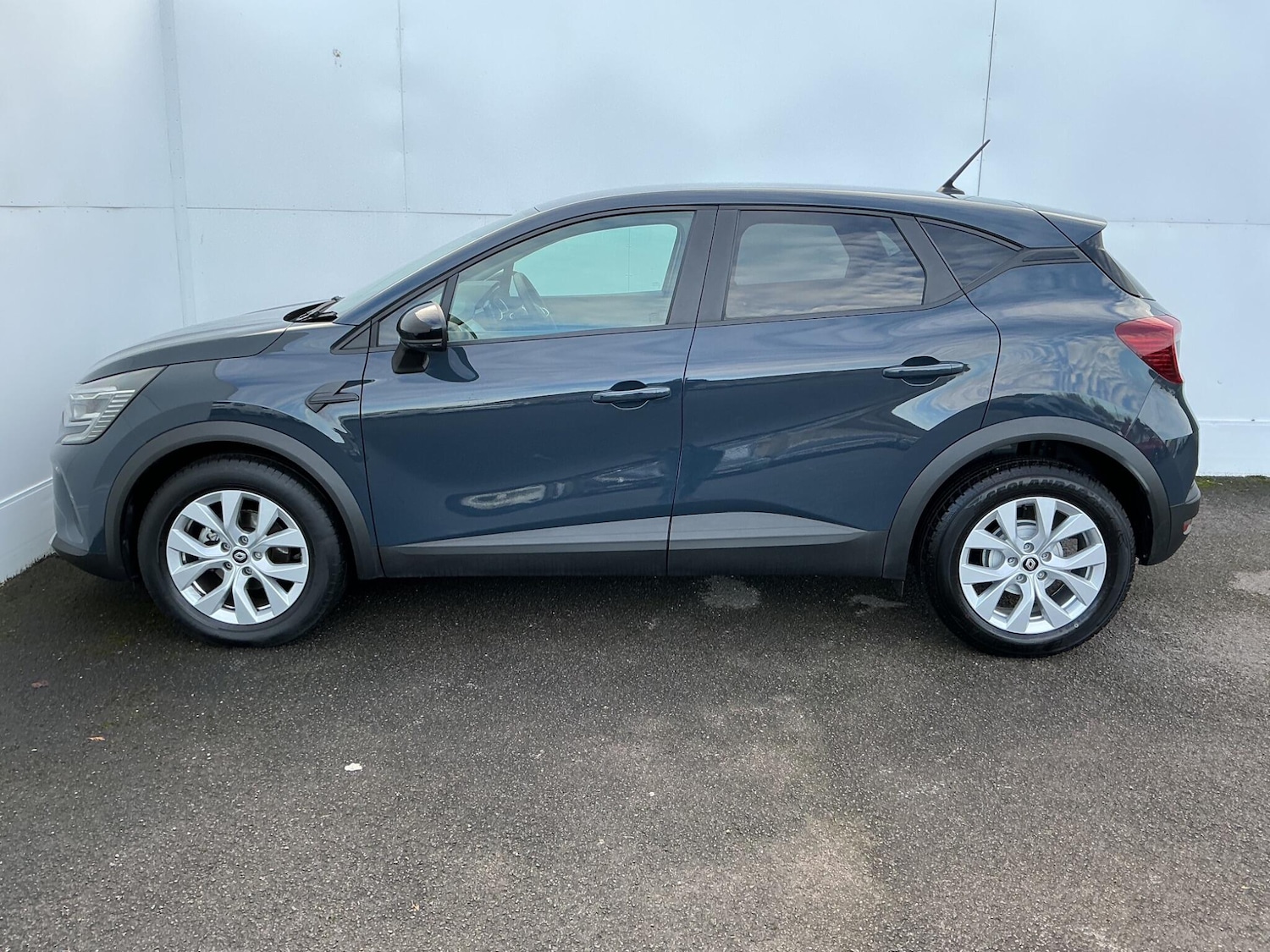 Used Renault Captur 2021 for sale - 76898467: Photo 3