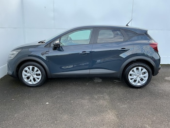 Used Renault Captur 2021 for sale - 76898467: Photo