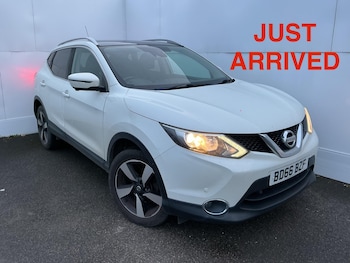 Used Nissan Qashqai 2016 for sale - 76572900: Photo
