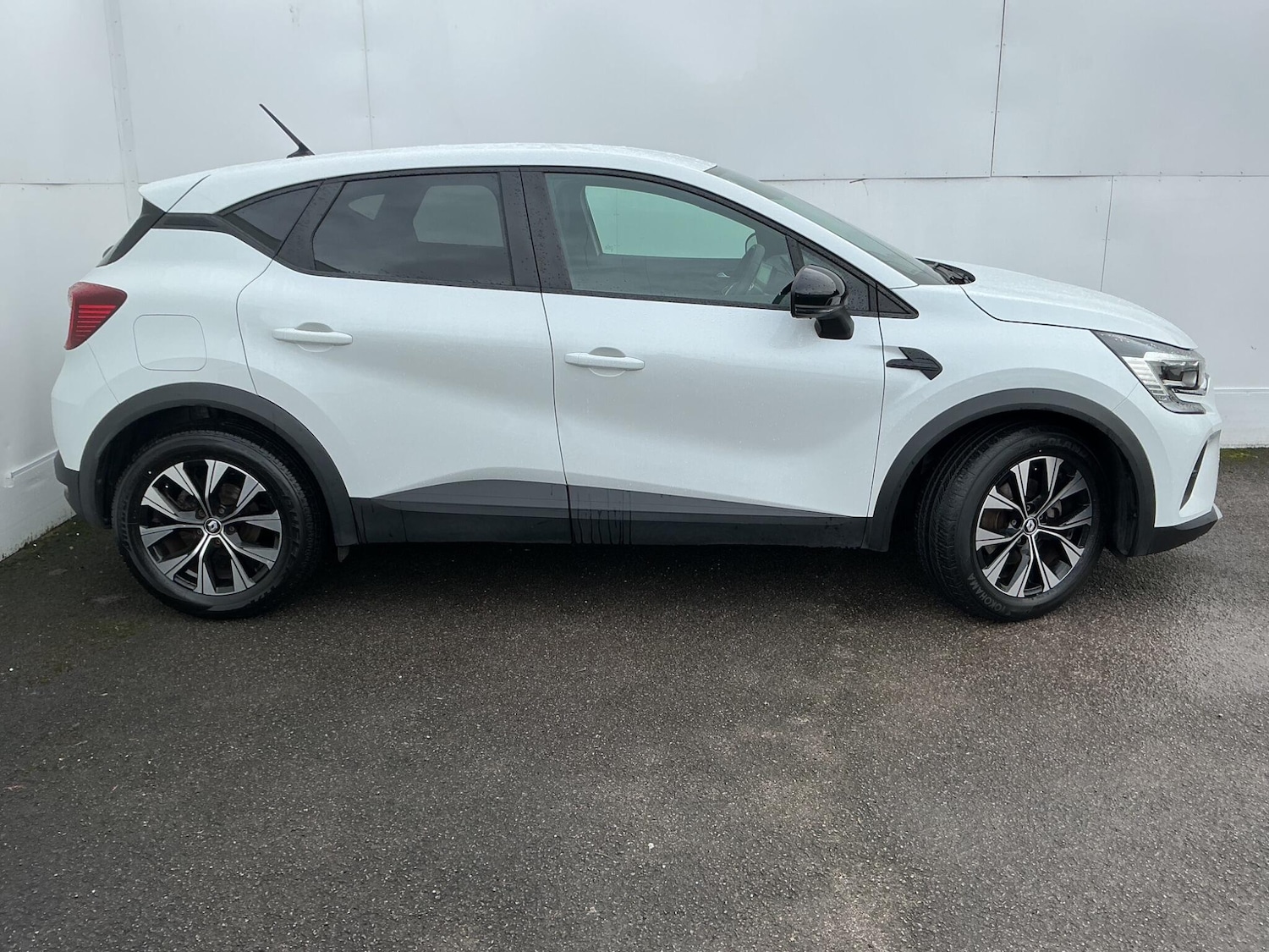 Used Renault Captur 2022 for sale - 77469000: Photo 2