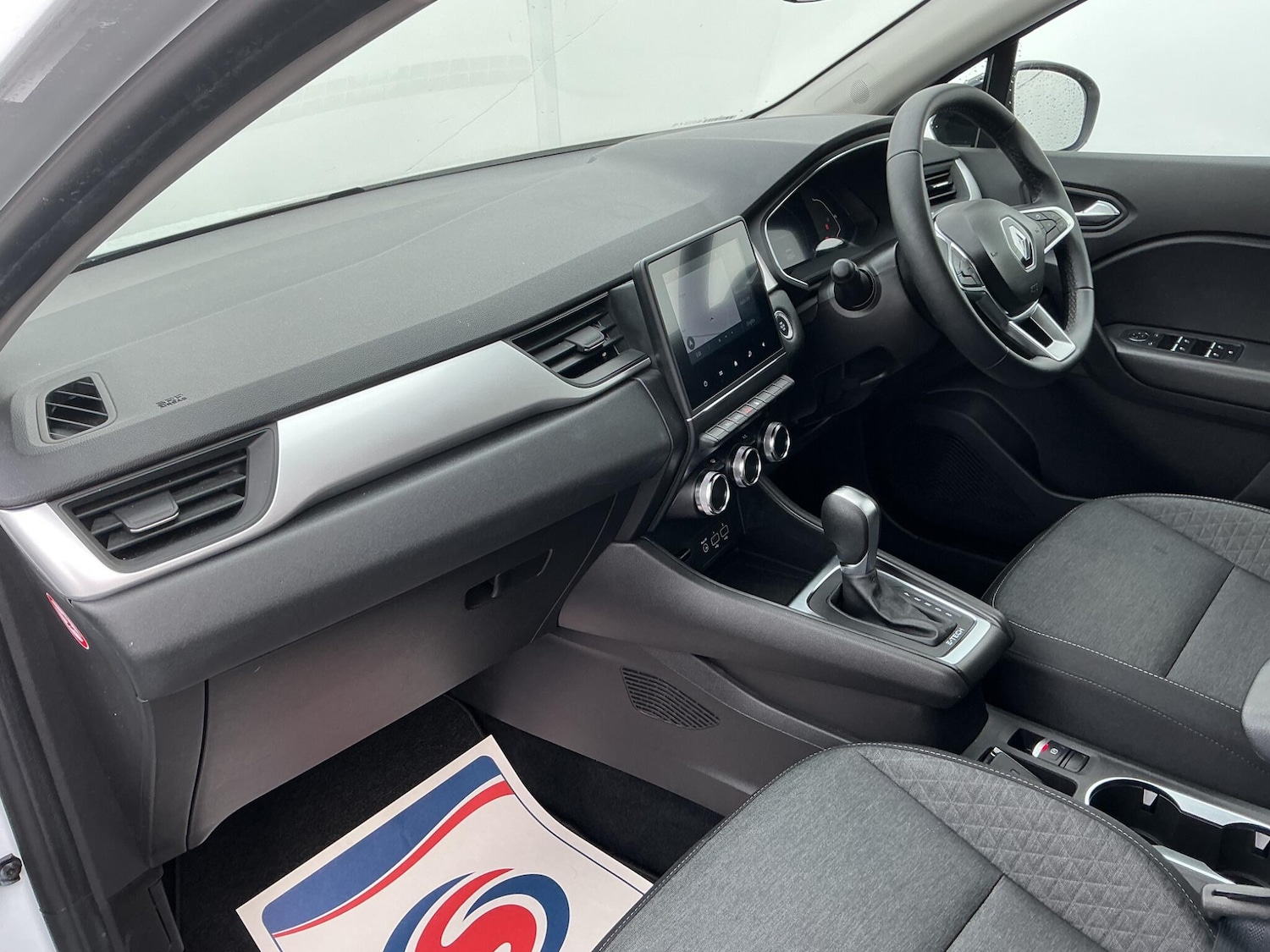 Used Renault Captur 2022 for sale - 77469000: Photo 23