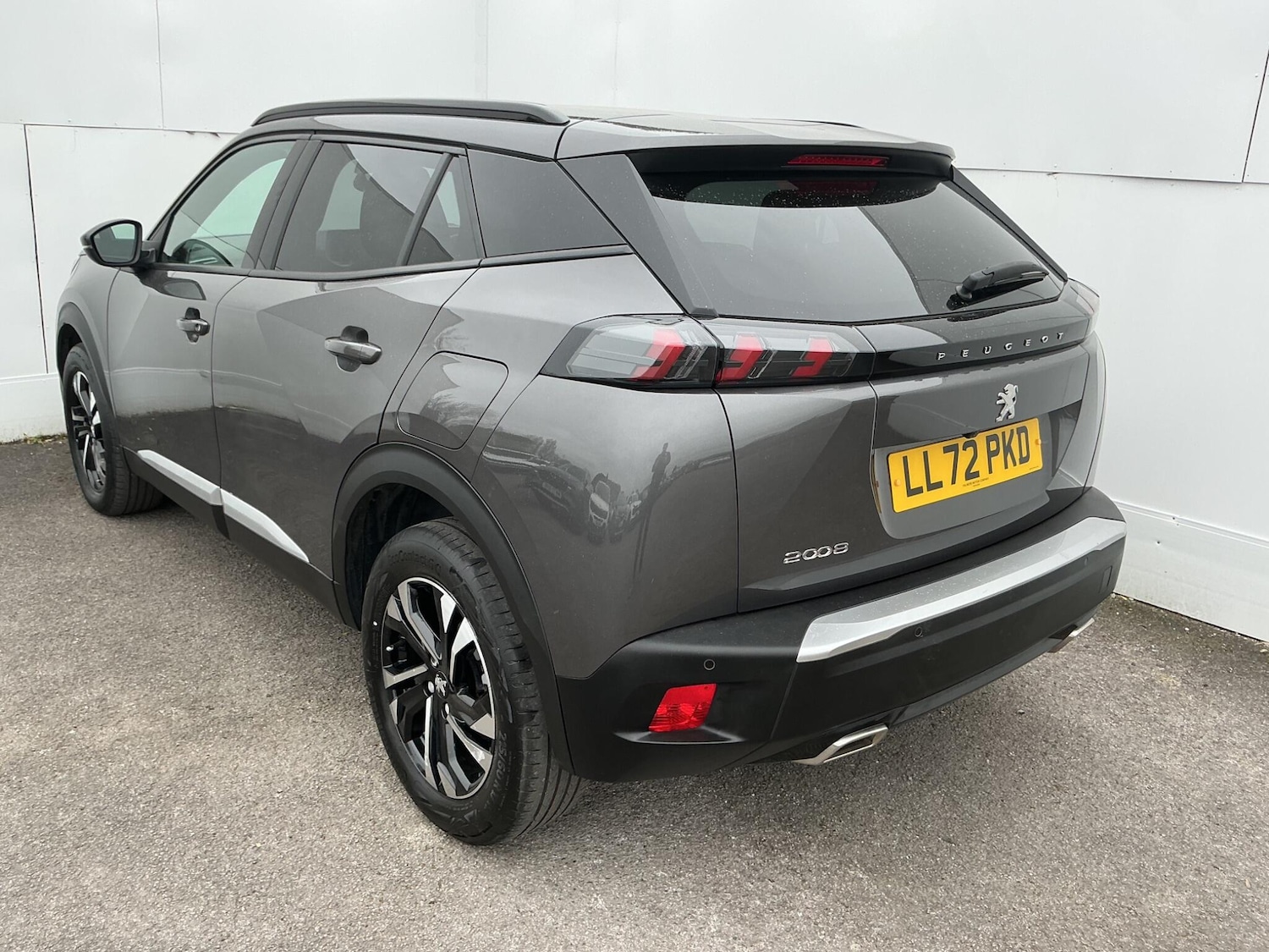 Used Peugeot 2008 2023 for sale - 77892125: Photo 4