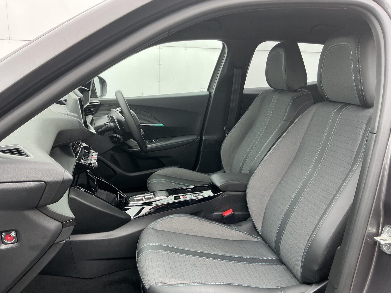 Used Peugeot 2008 2023 for sale - 77892125: Photo 7