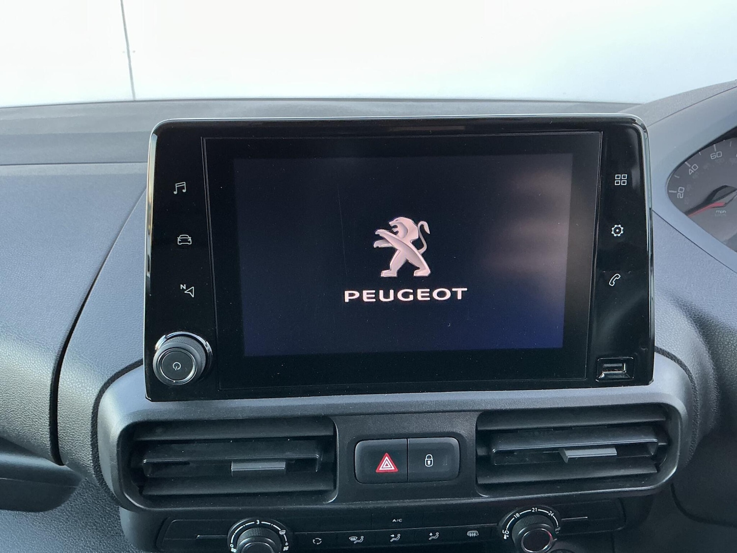 Used Peugeot Partner 2020 for sale - 76996208: Photo 11