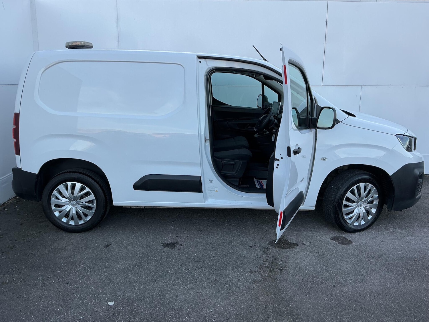 Used Peugeot Partner 2020 for sale - 76996208: Photo 18