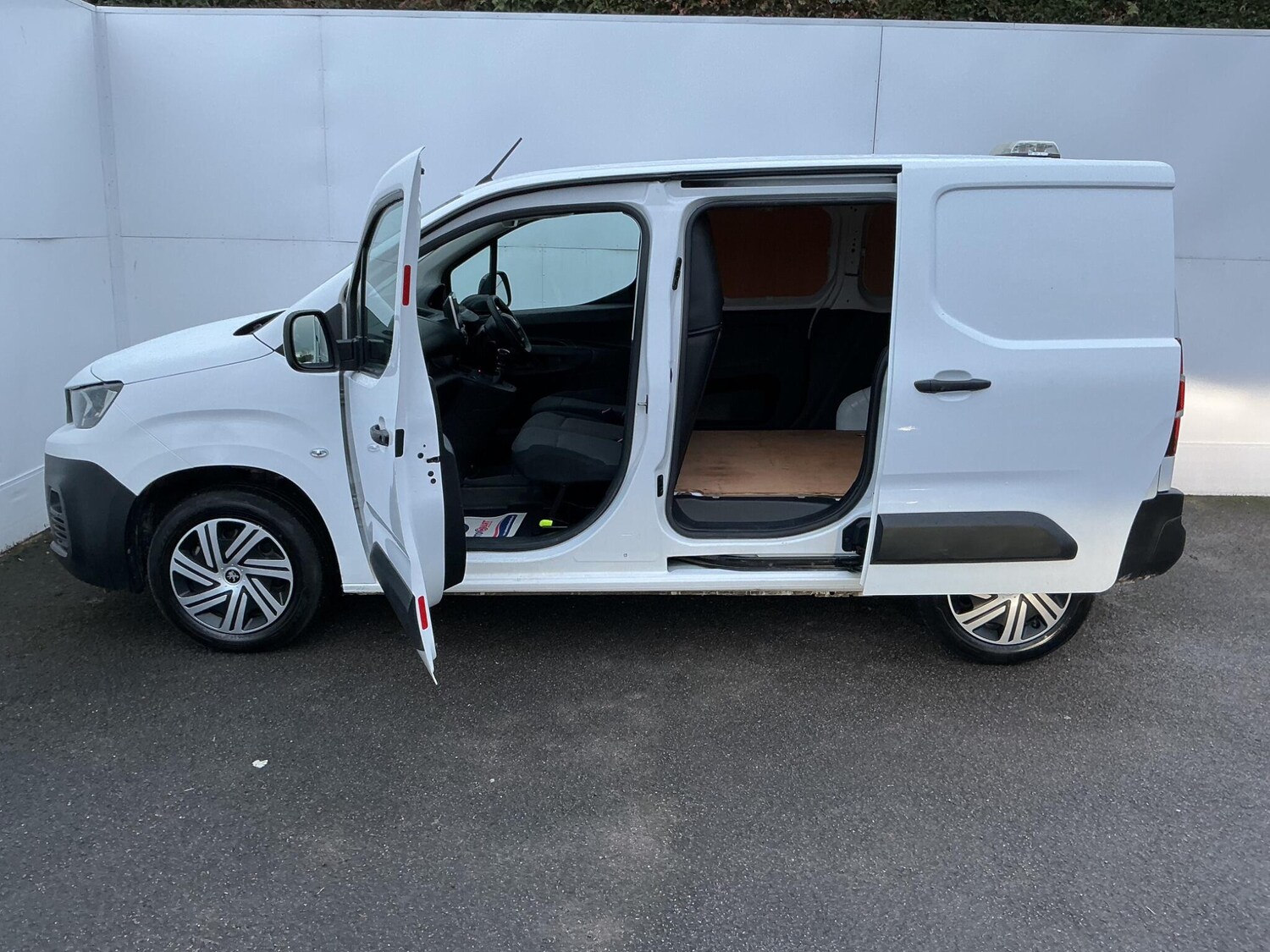 Used Peugeot Partner 2022 for sale - 76632720: Photo 18