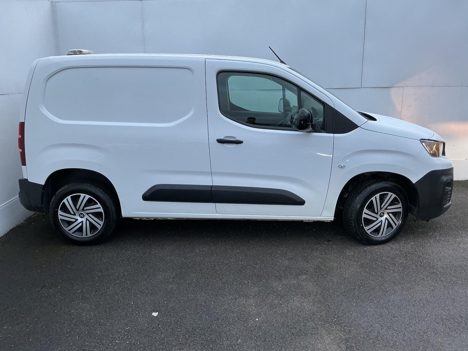 Used Peugeot Partner 2022 for sale - 76632720: Photo 2