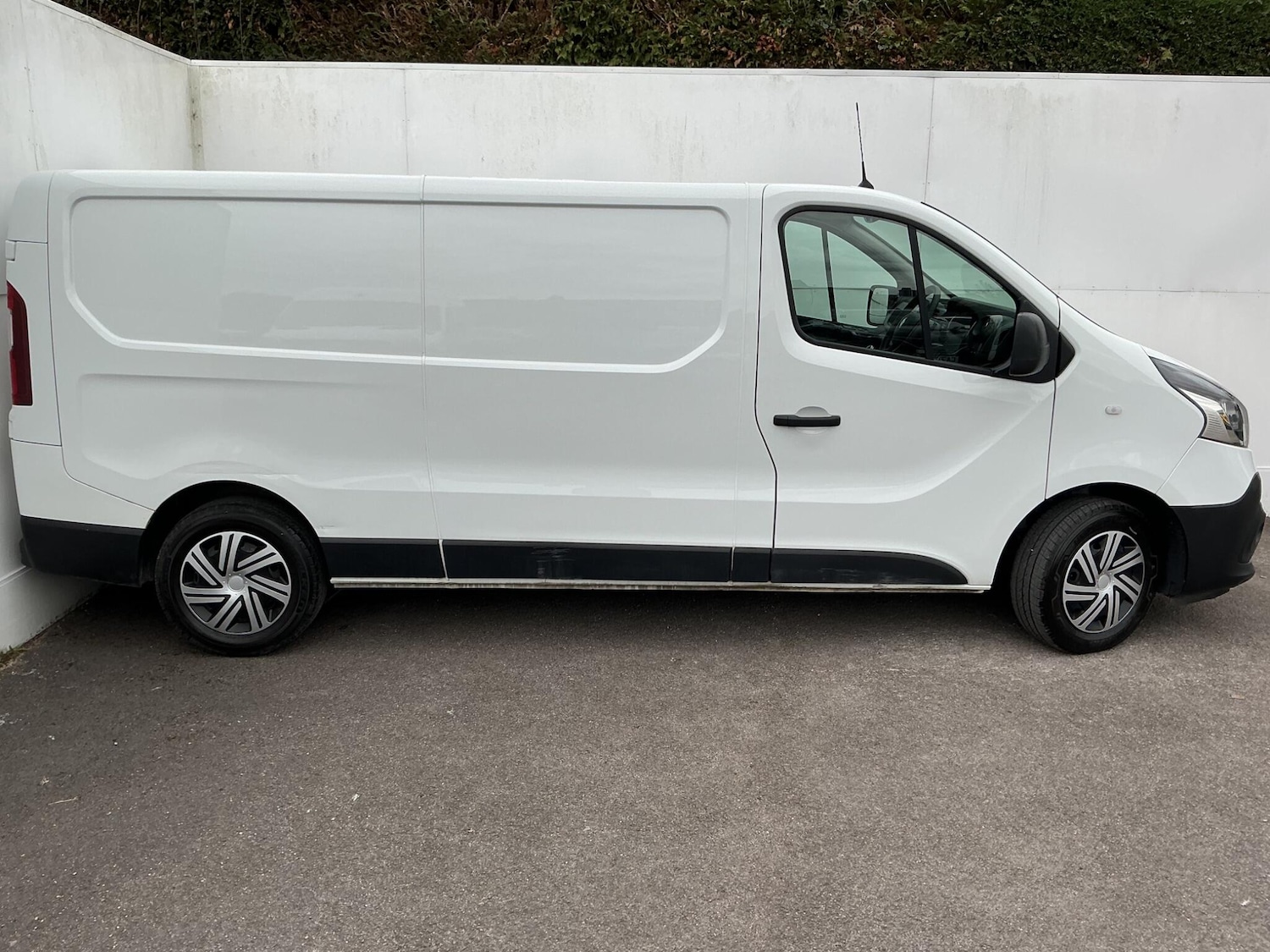 Used Renault Trafic 2021 for sale - 76306195: Photo 2