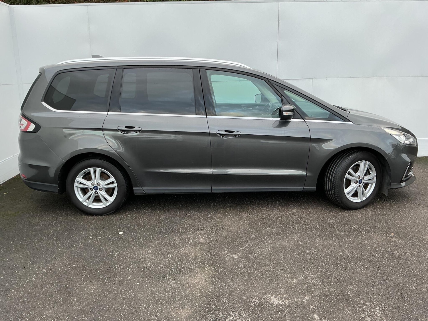 Used Ford Galaxy 2022 for sale - 76573788: Photo 2