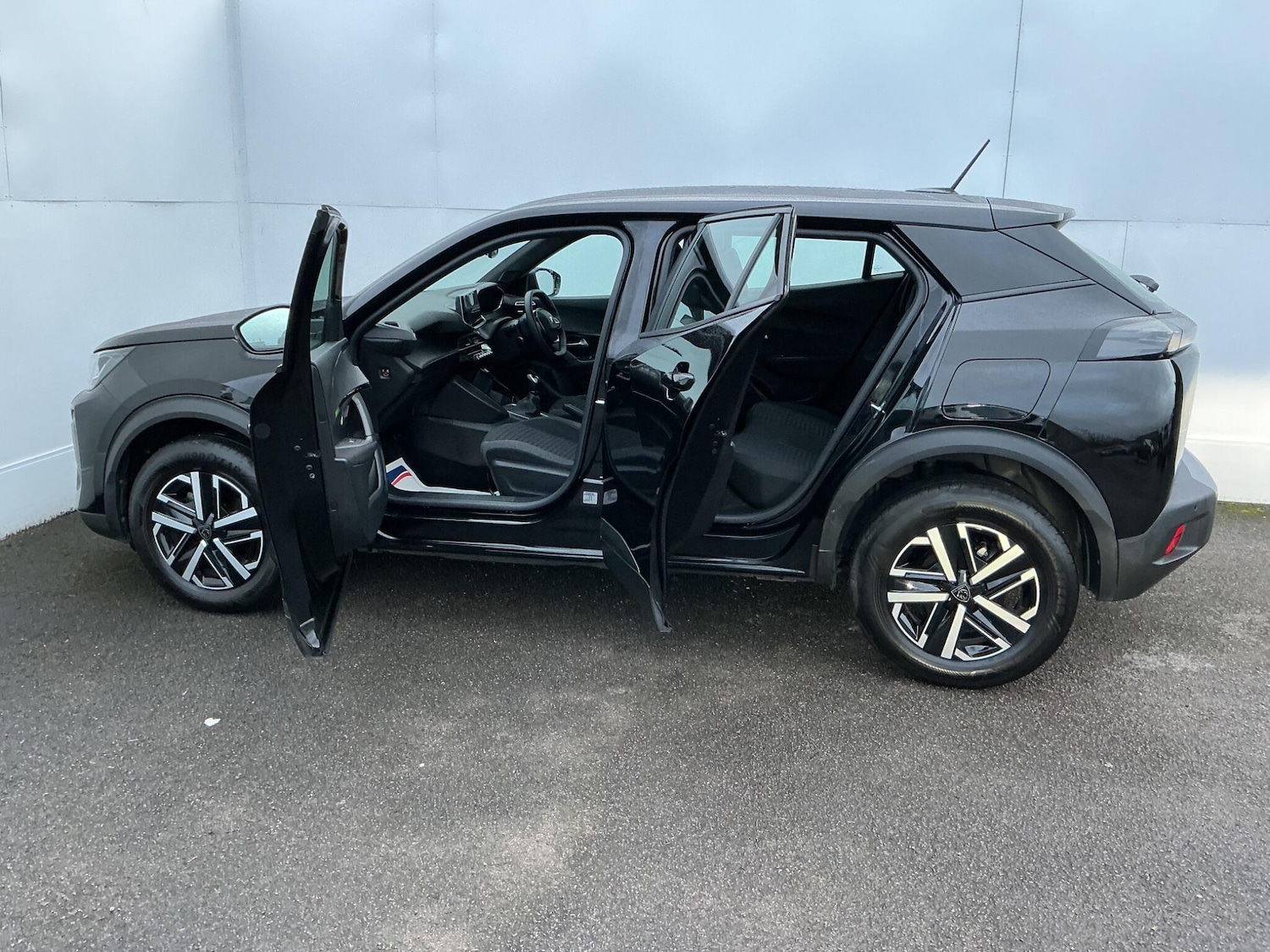 Used Peugeot 2008 2023 for sale - 76752945: Photo 24