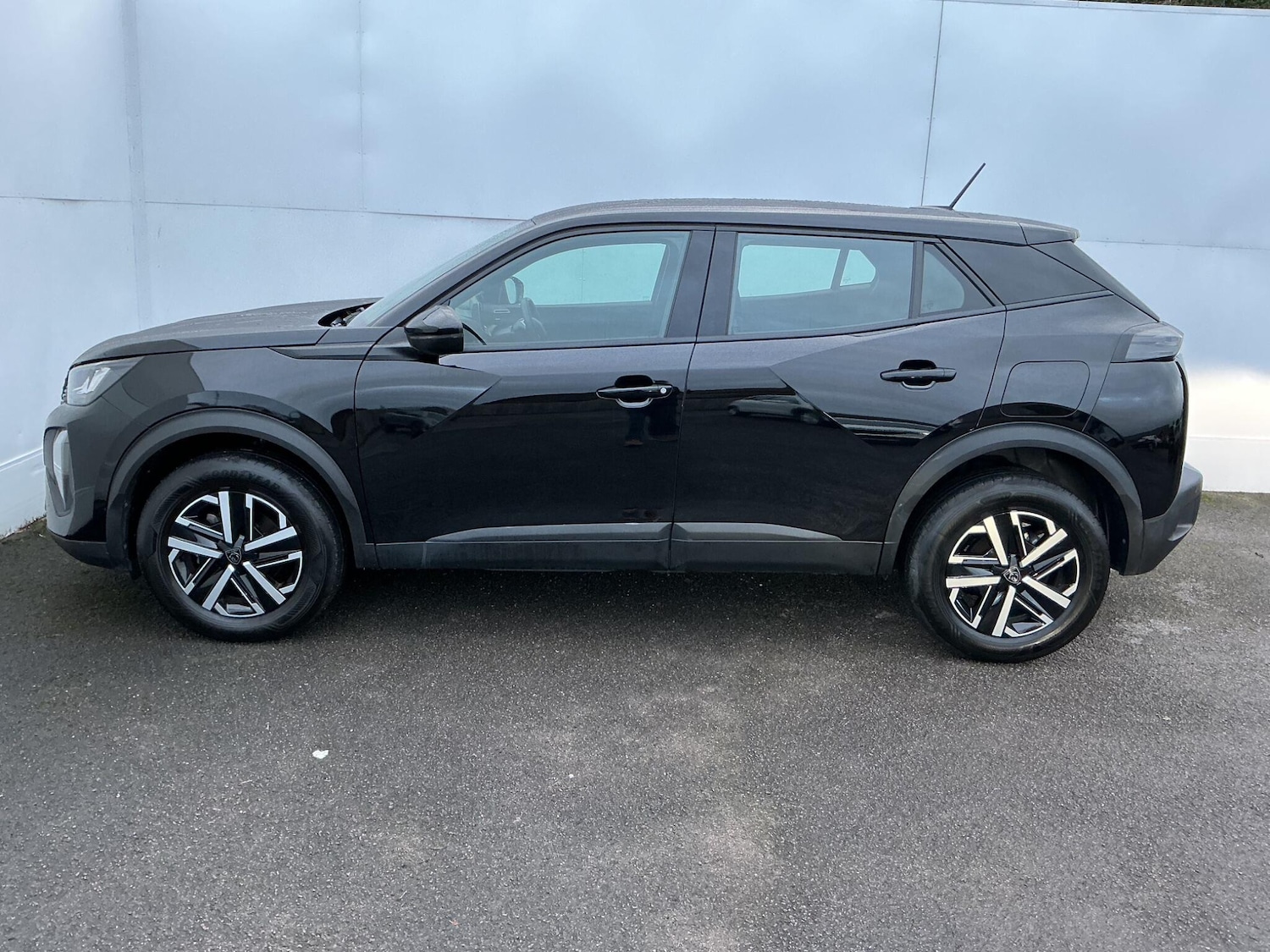 Used Peugeot 2008 2023 for sale - 76752945: Photo 3