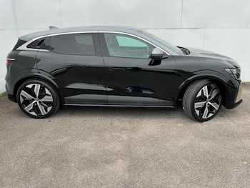 Used Renault Megane E Tech 2024 for sale - 77633075: Photo