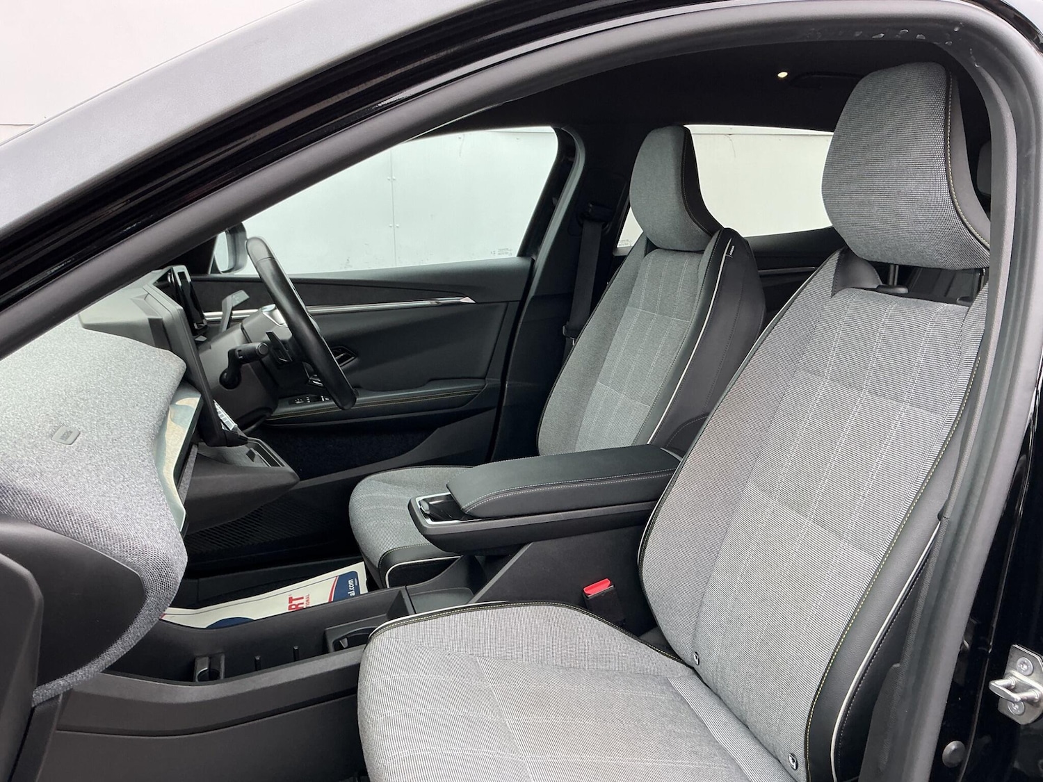 Used Renault Megane E Tech 2024 for sale - 77633075: Photo 6