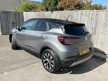 Used Renault Captur 2023 for sale - 79609491: Photo