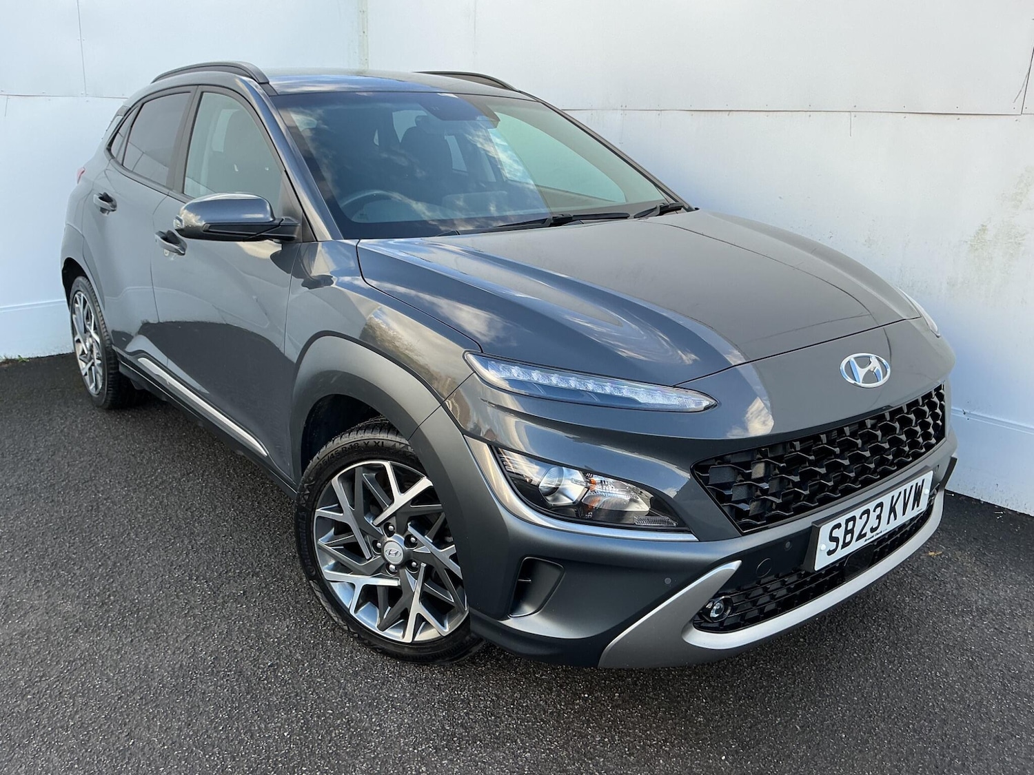 Used Hyundai KONA 2023 for sale - 76349405: Photo 1