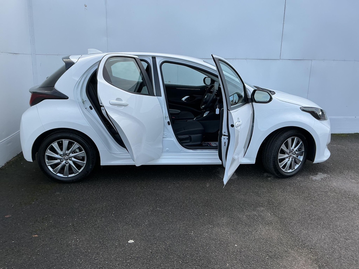 Used Toyota Yaris 2022 for sale - 76657247: Photo 25
