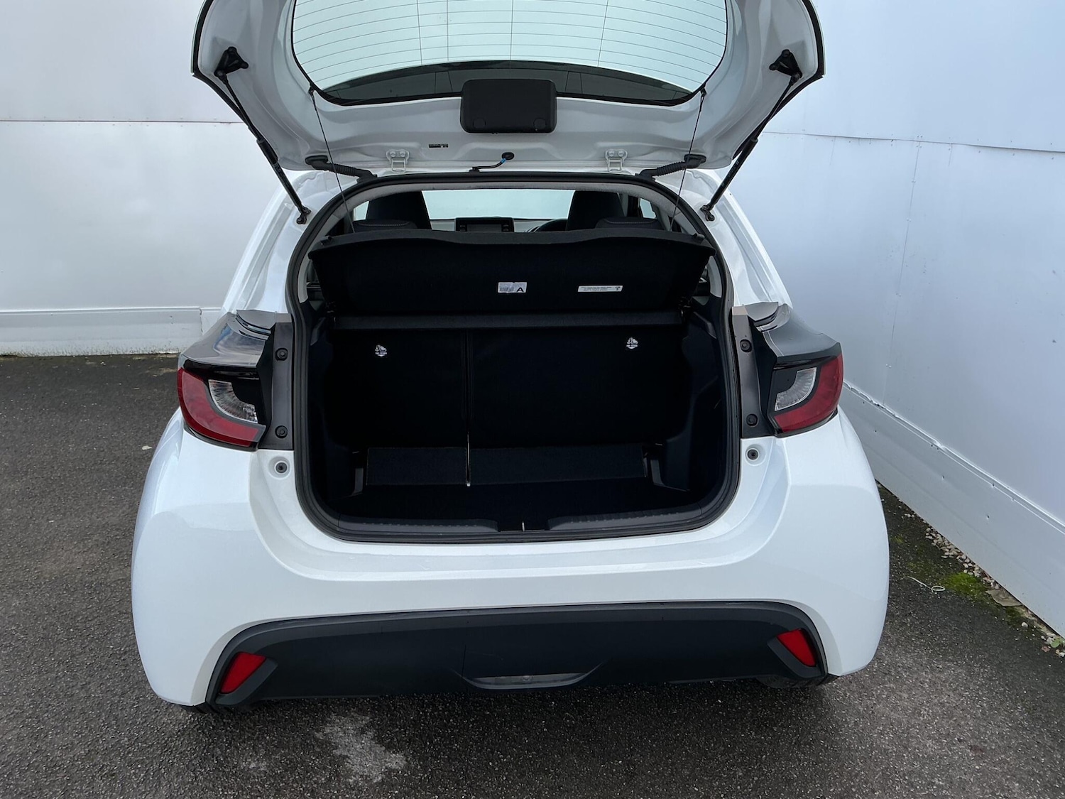 Used Toyota Yaris 2022 for sale - 76657247: Photo 28