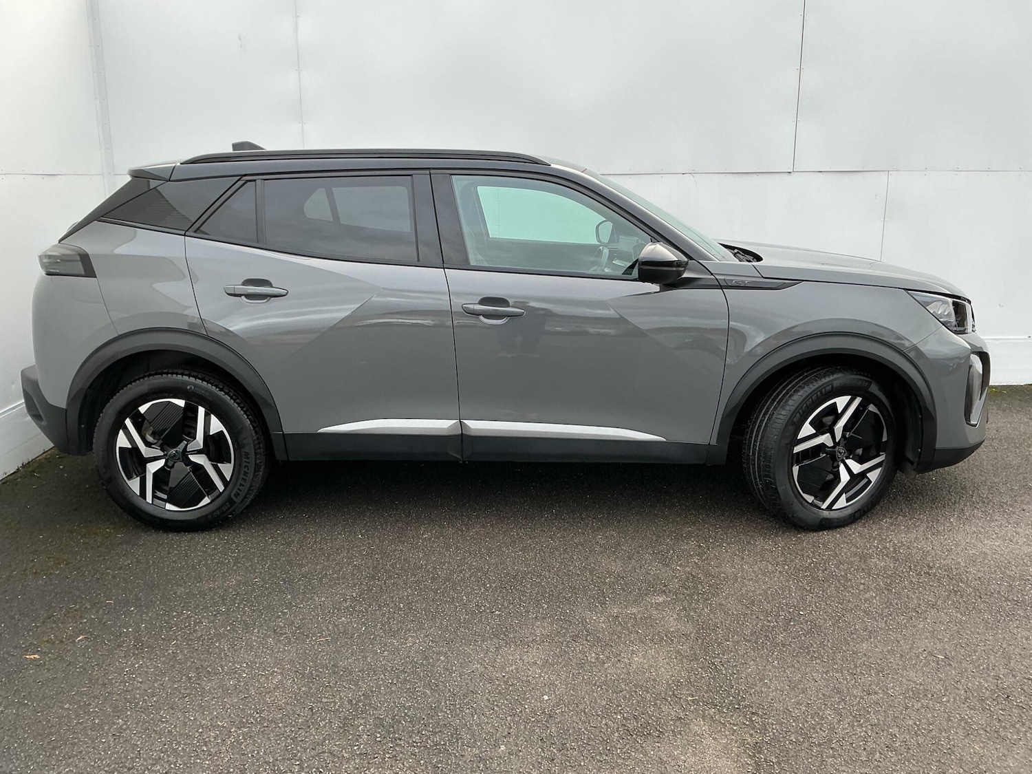 Used Peugeot 2008 2023 for sale - 77120589: Photo 2