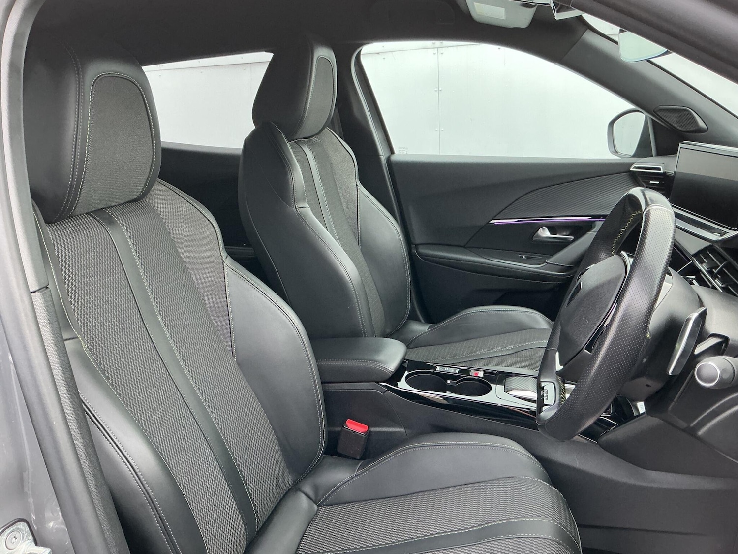 Used Peugeot 2008 2023 for sale - 77120589: Photo 6