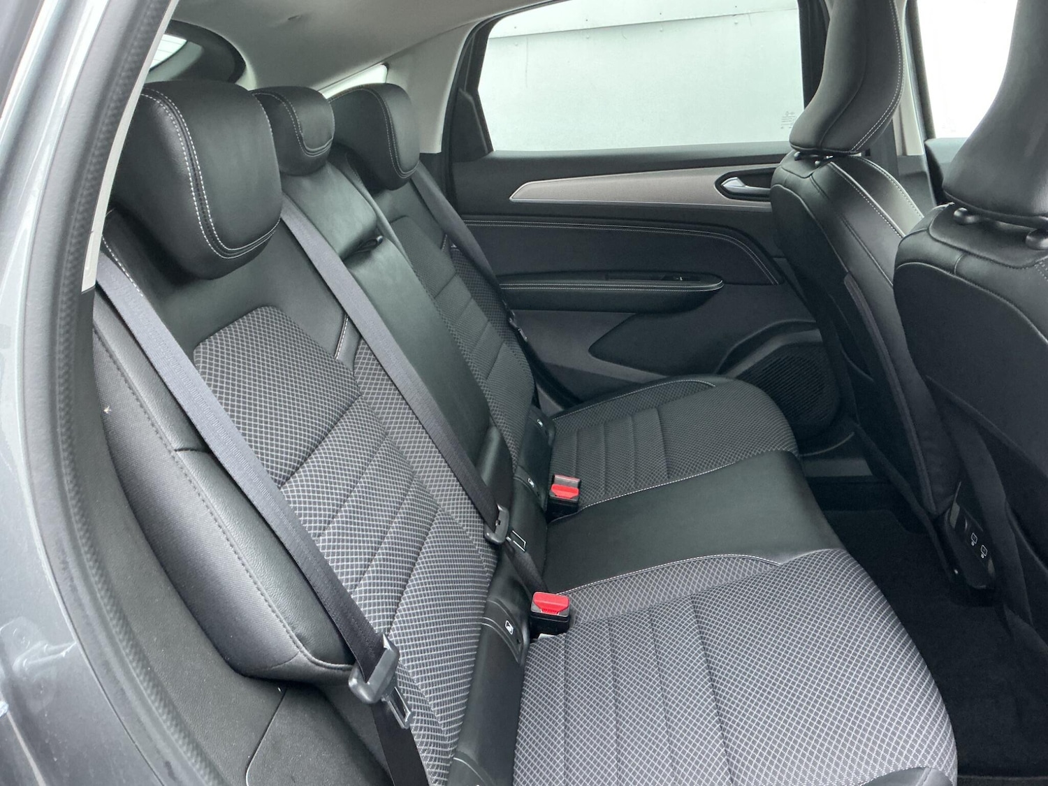 Used Renault Arkana 2023 for sale - 76832717: Photo 8