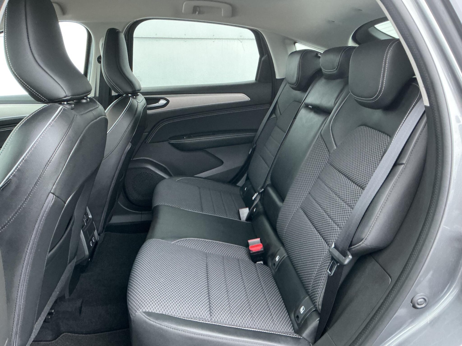 Used Renault Arkana 2023 for sale - 76832717: Photo 9